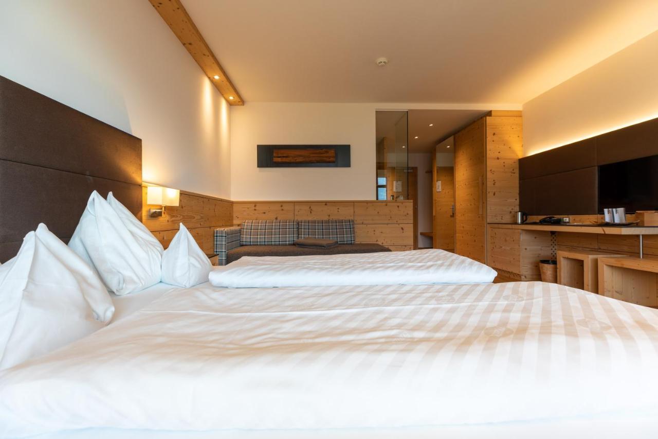 Superior Double with Balcony,1542384961:JPEG