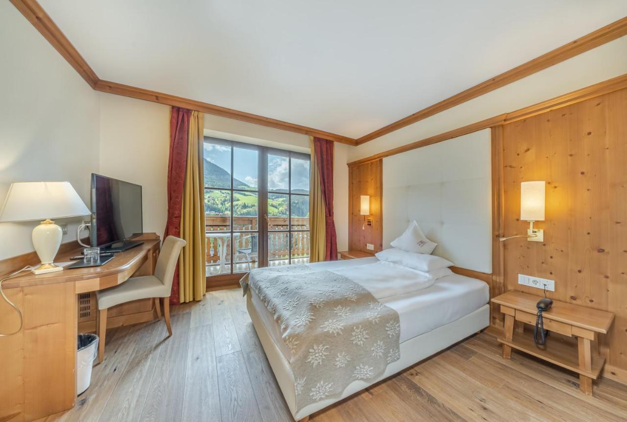 Single Room Balcony,1588120898:JPEG