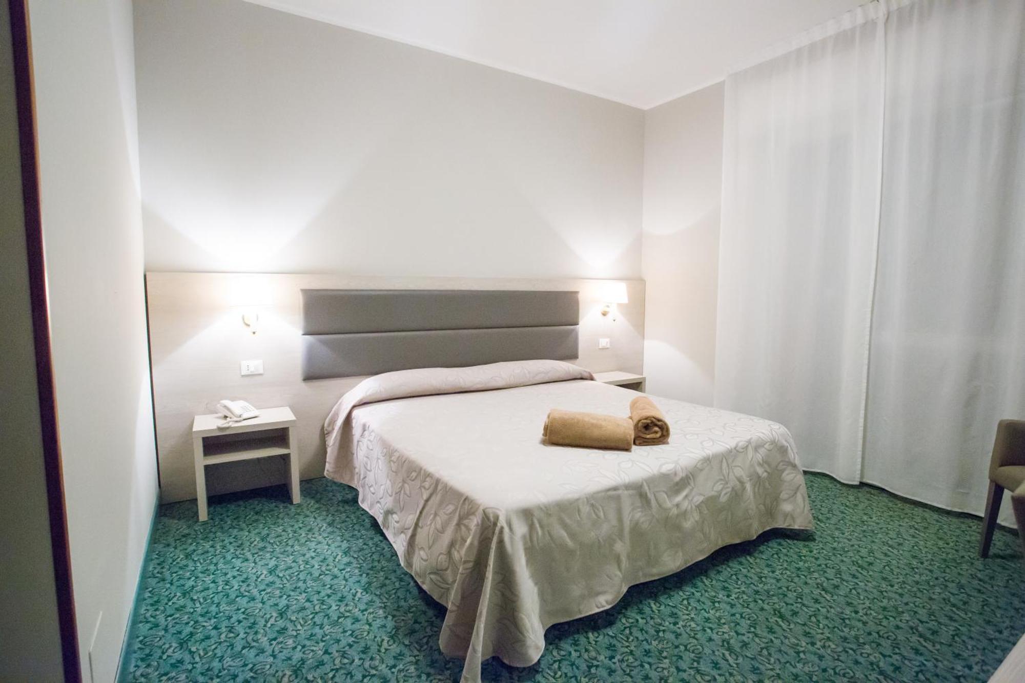 Classic Twin or Double Room,1447310431:JPEG