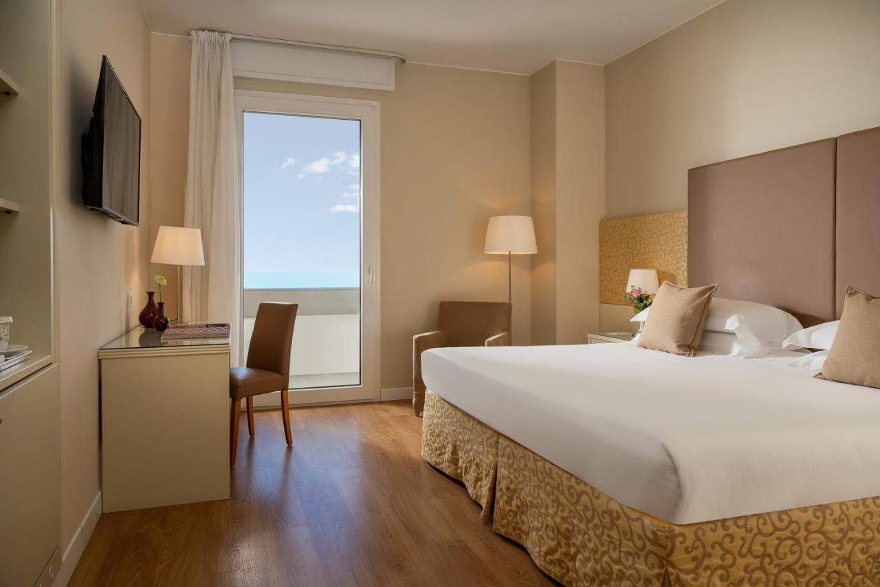 Deluxe Double Room,1396762325:JPEG