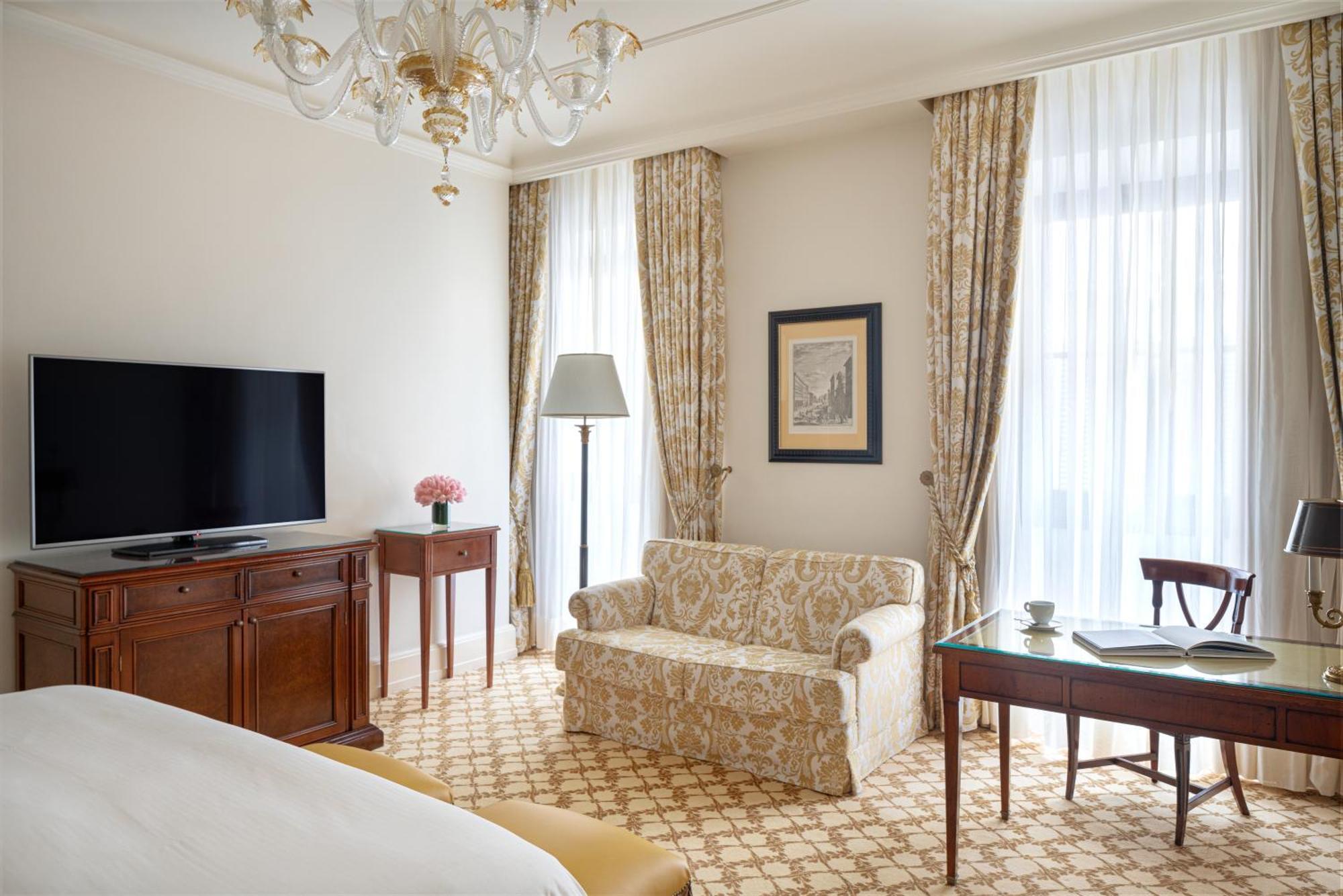 Deluxe King Room