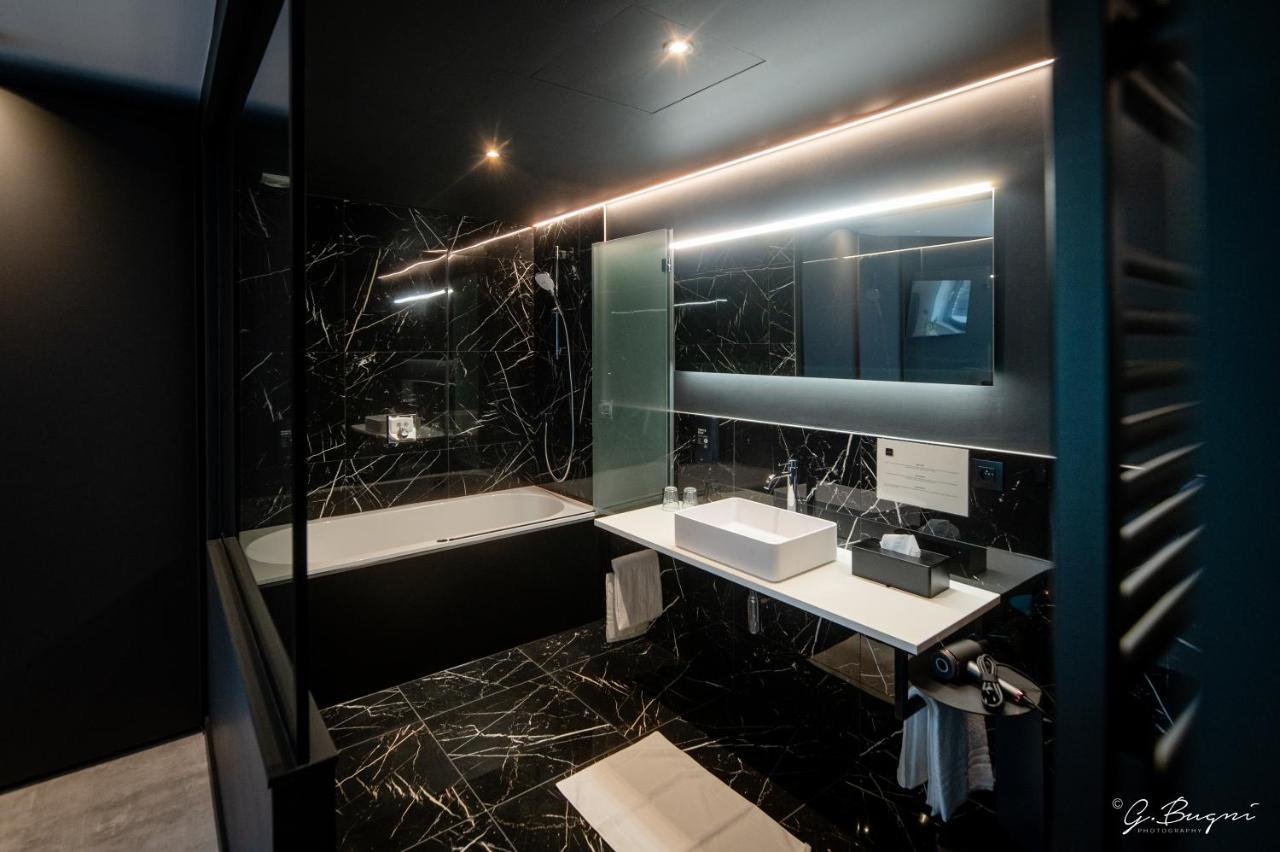 Superior Suite Whirlpool Bath Thermal Bath Access