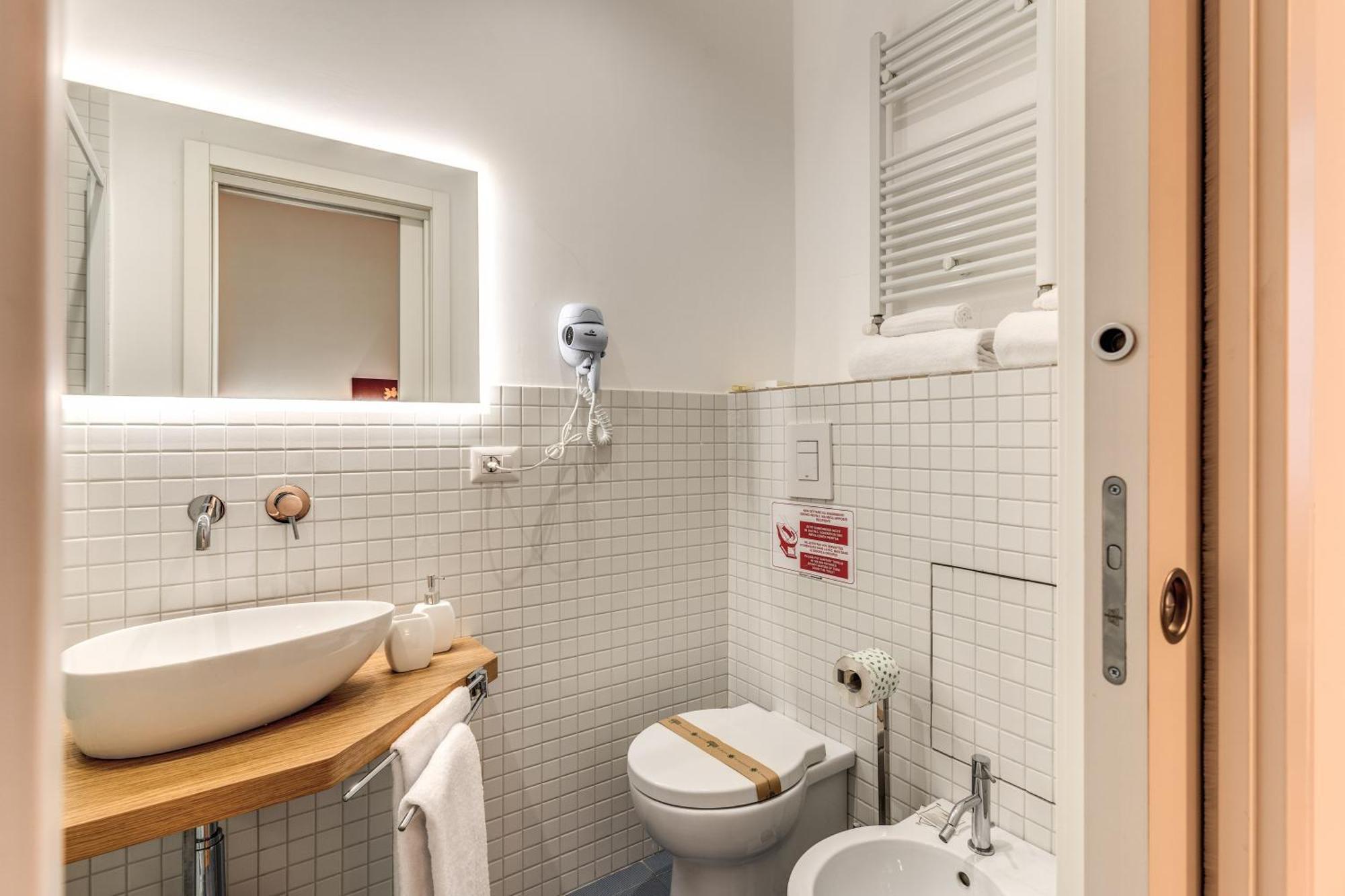 Deluxe Room,1547807107:JPEG