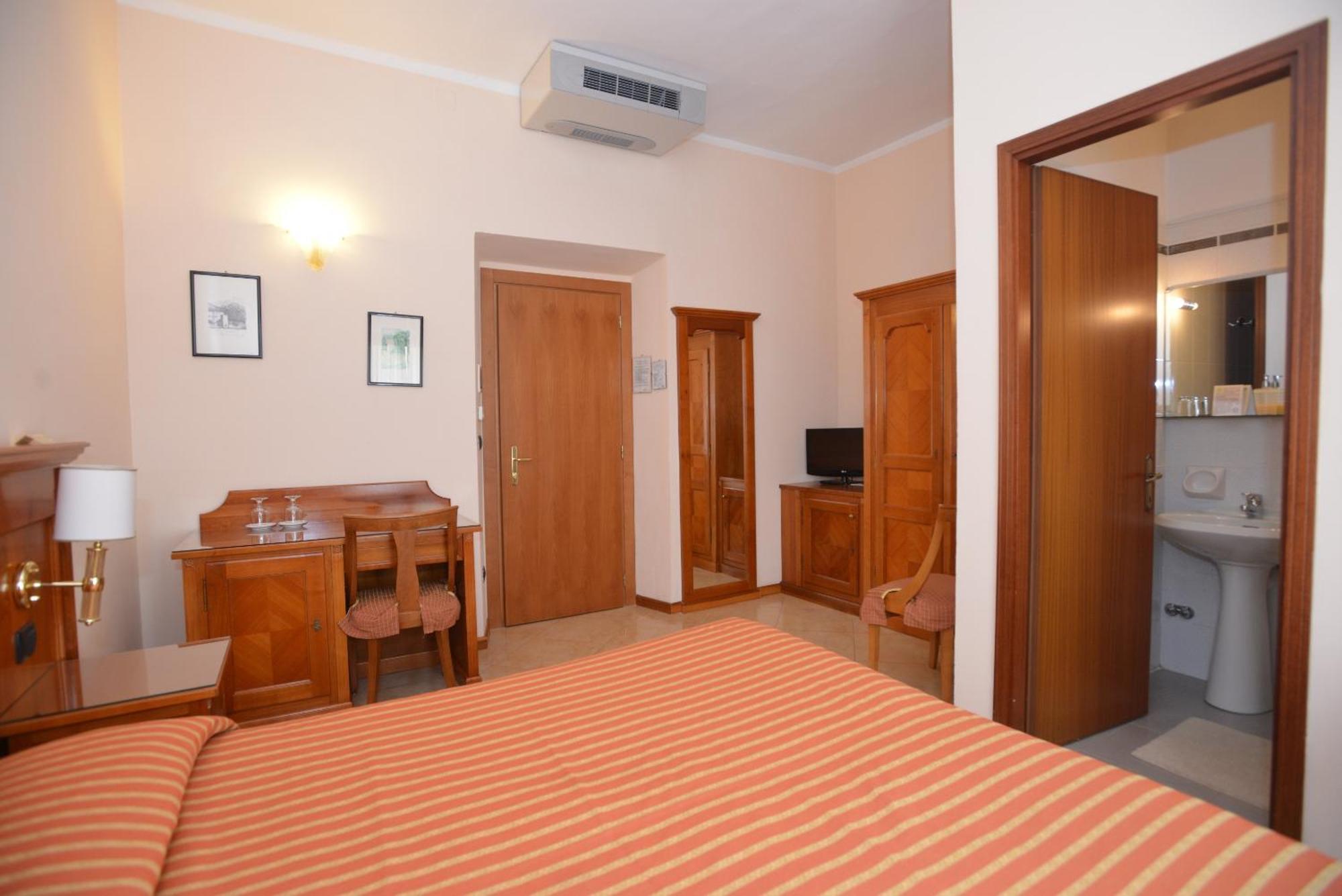 Basic Double Room