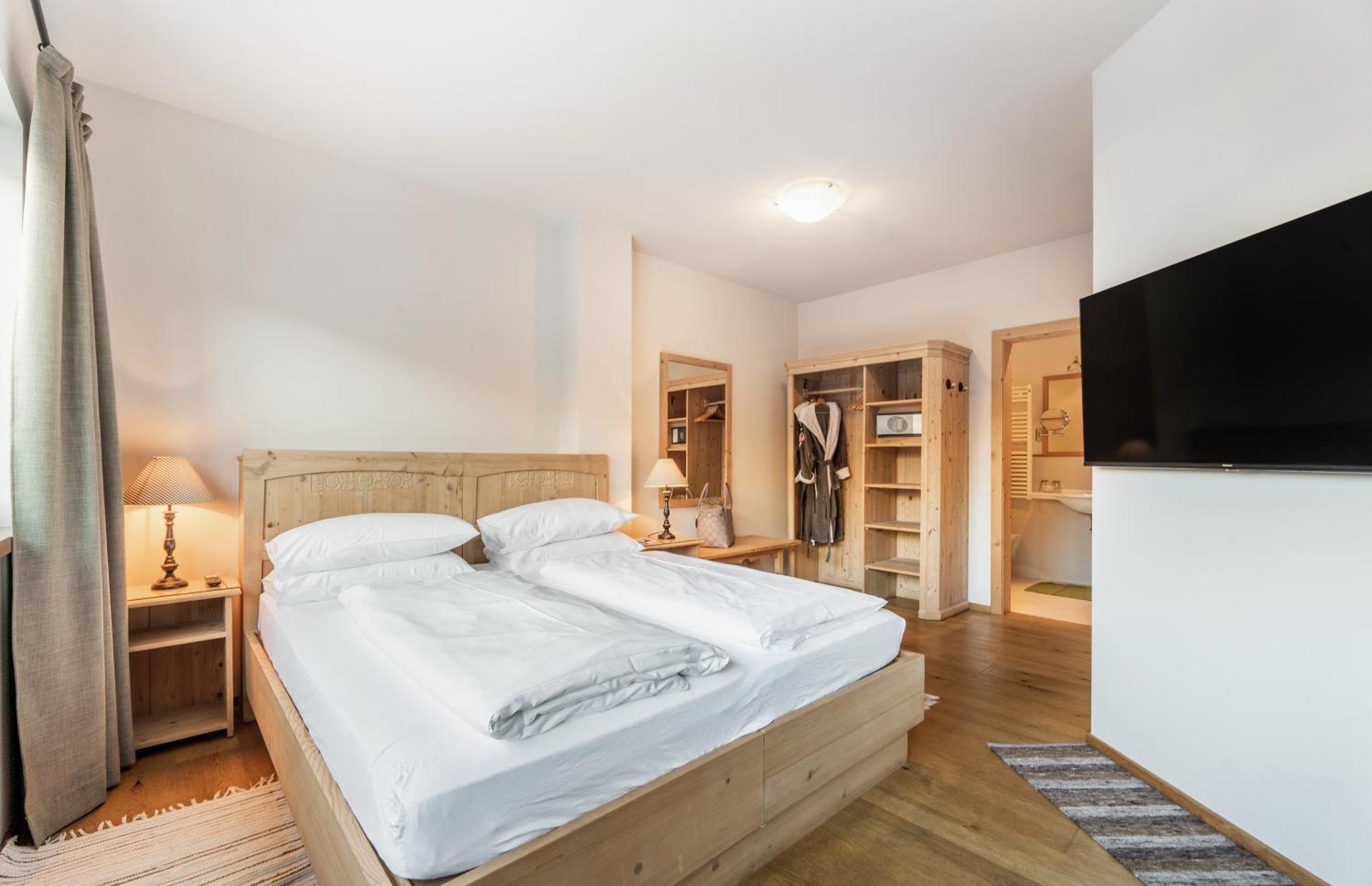 Standard Double Room,1589192858:JPEG