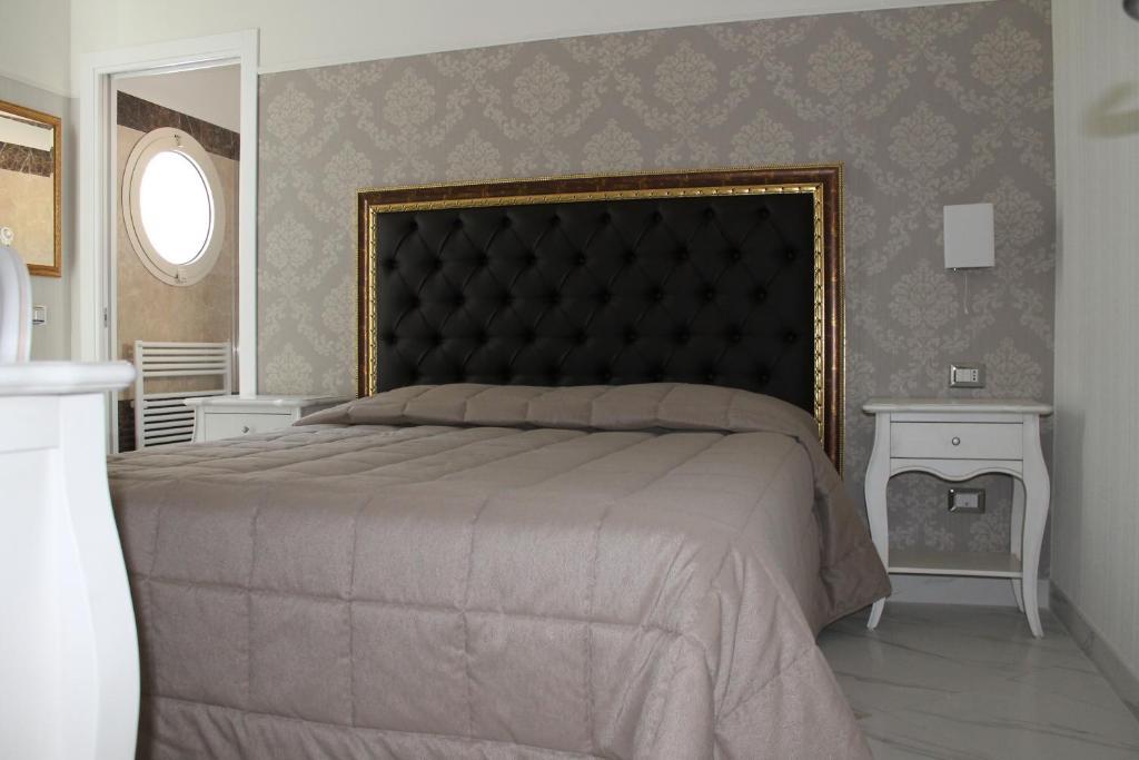 Double or Twin Room,16419278:JPEG