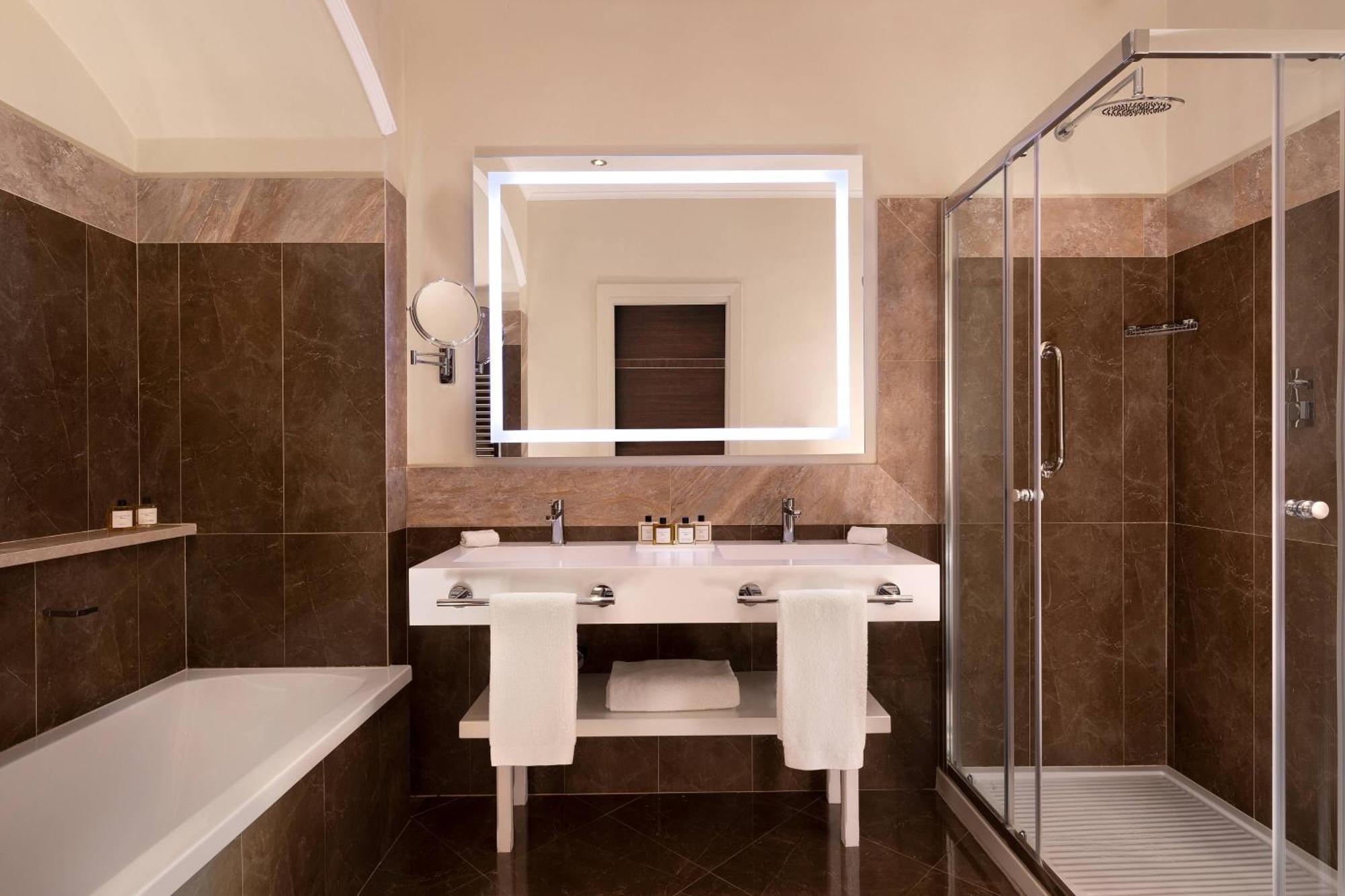 Suite Royal con 1 Letto King-Size e Balcone