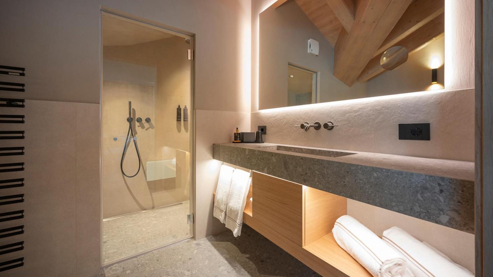 Suite Superior con Balcone e Vista Montagna