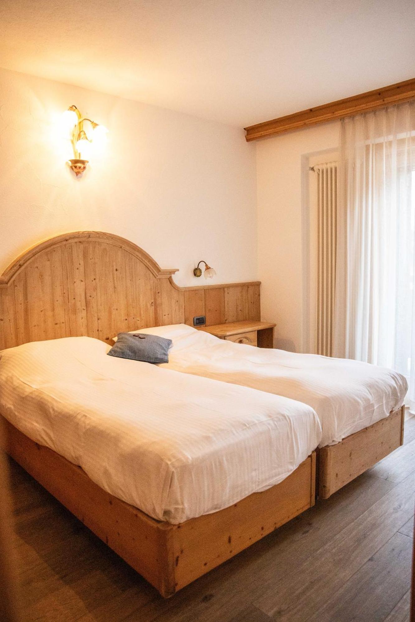 Family Room,1664661003:JPEG