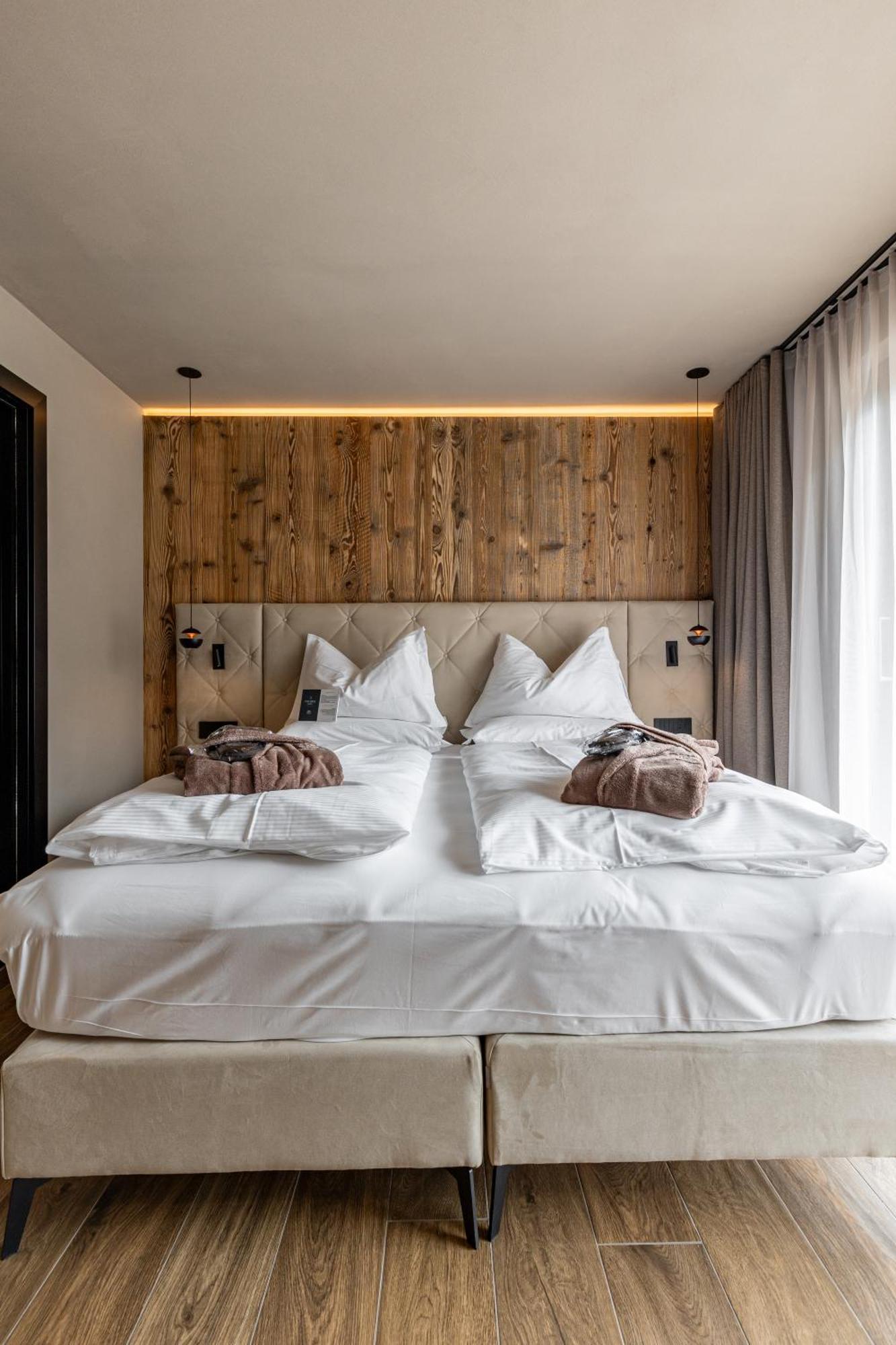 Suite Familiare con Balcone e Vista Montagna