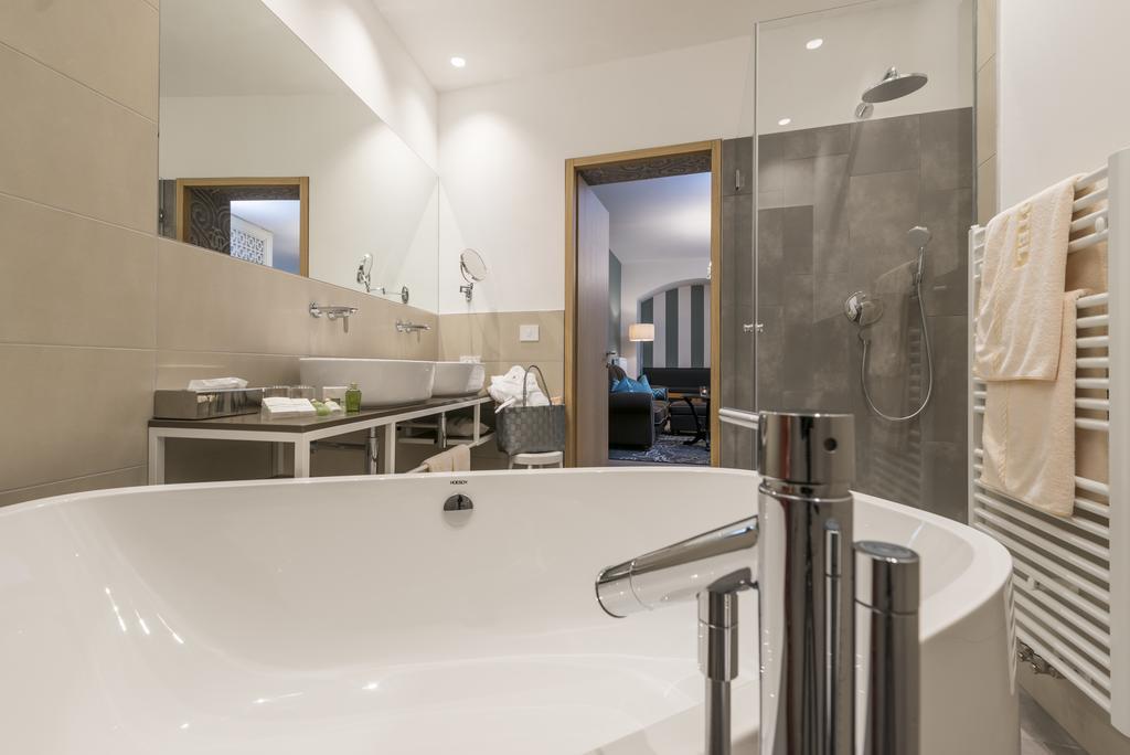 Deluxe Suite,640569531:JPEG