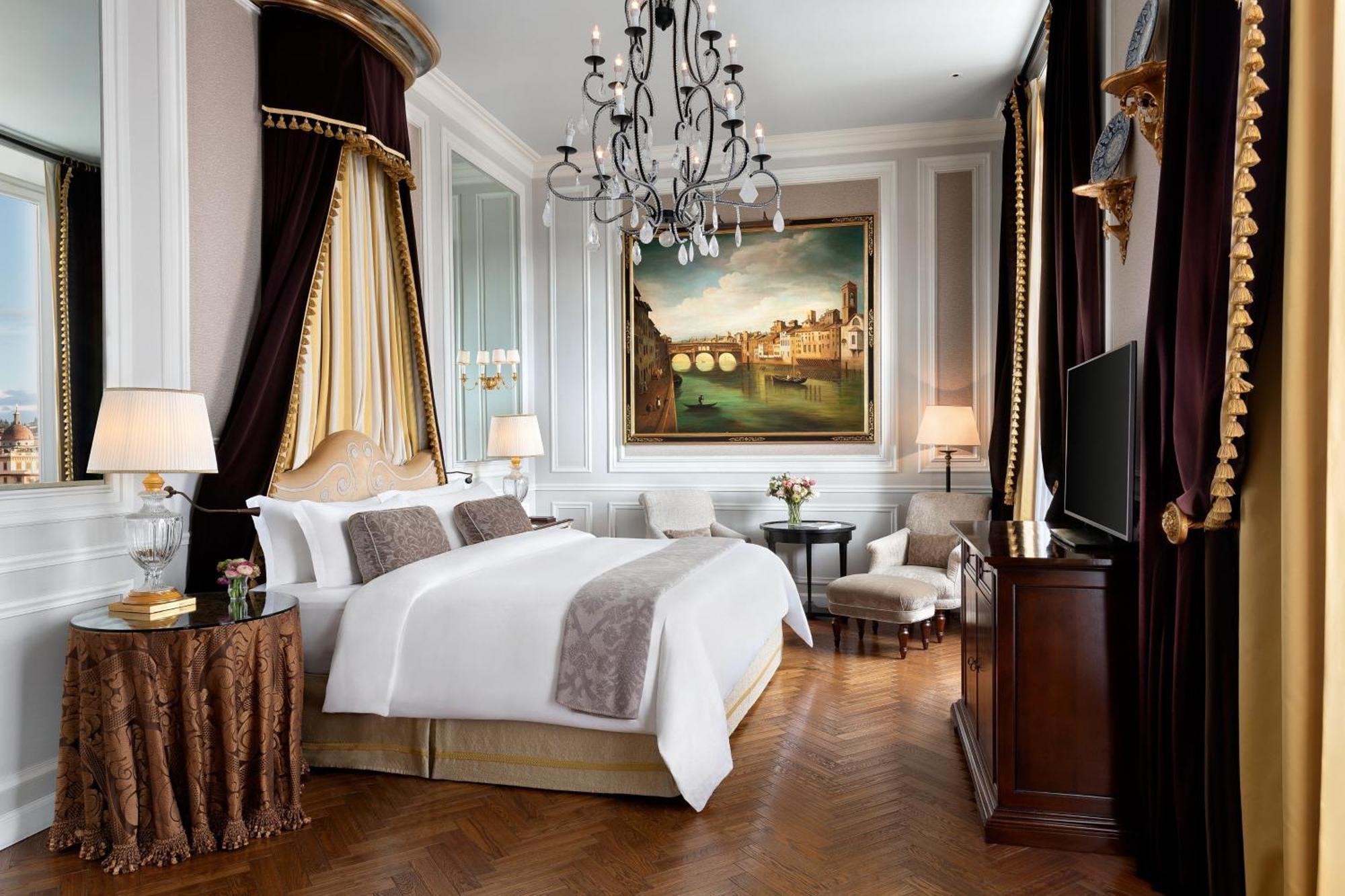 Junior Suite Arno 1 Bedroom Junior Suite Arno River view