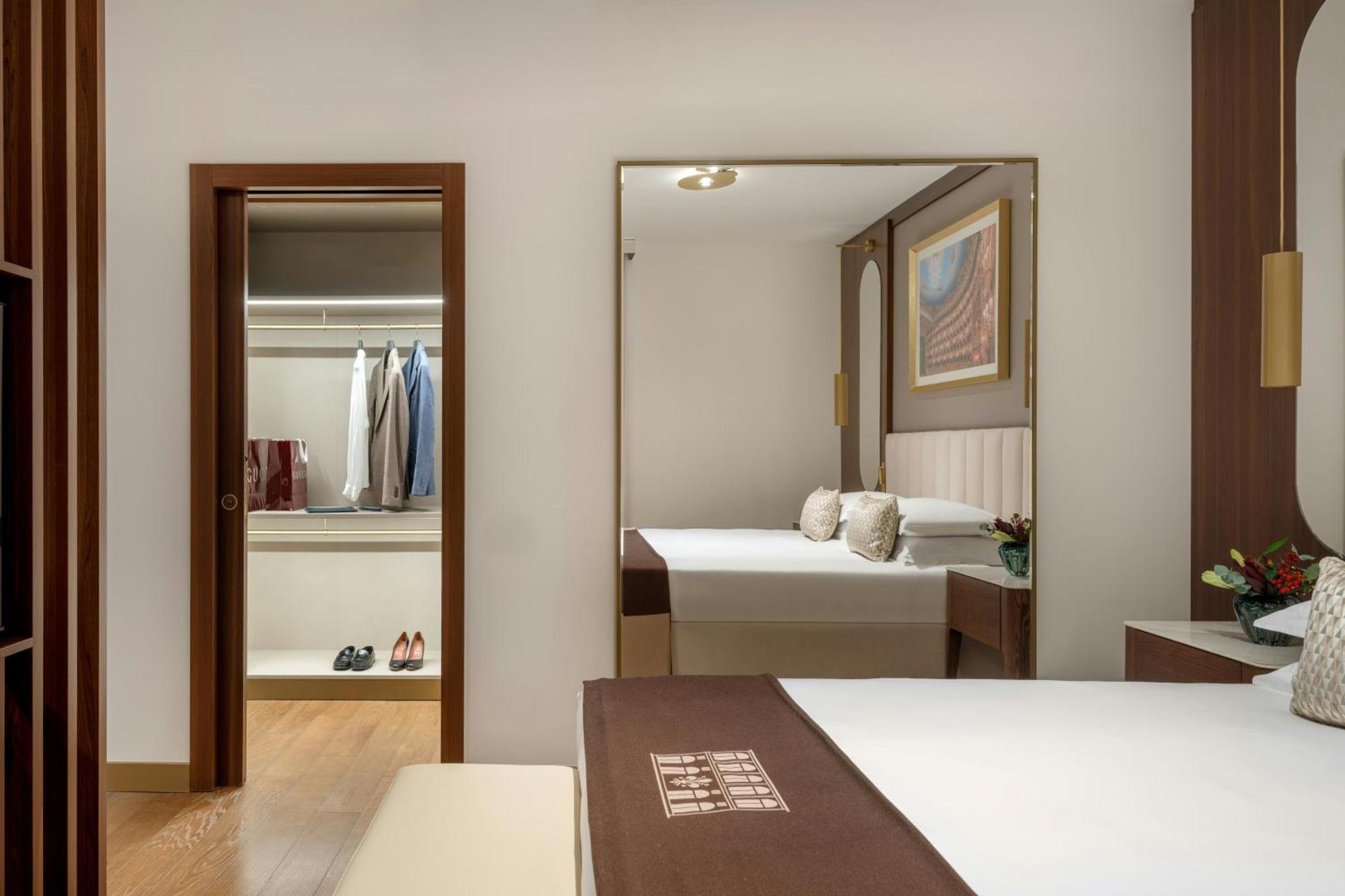 Deluxe One-Bedroom Apartment