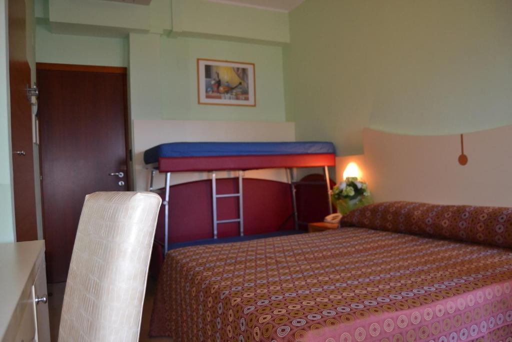 Quadruple Room Beach Front,813251973:JPEG