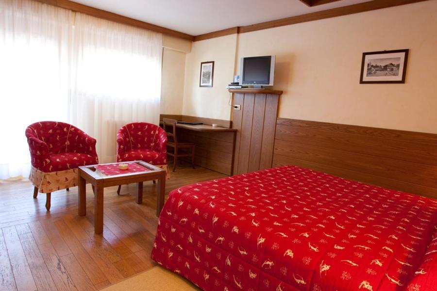 Large Double Room,416142279:JPEG