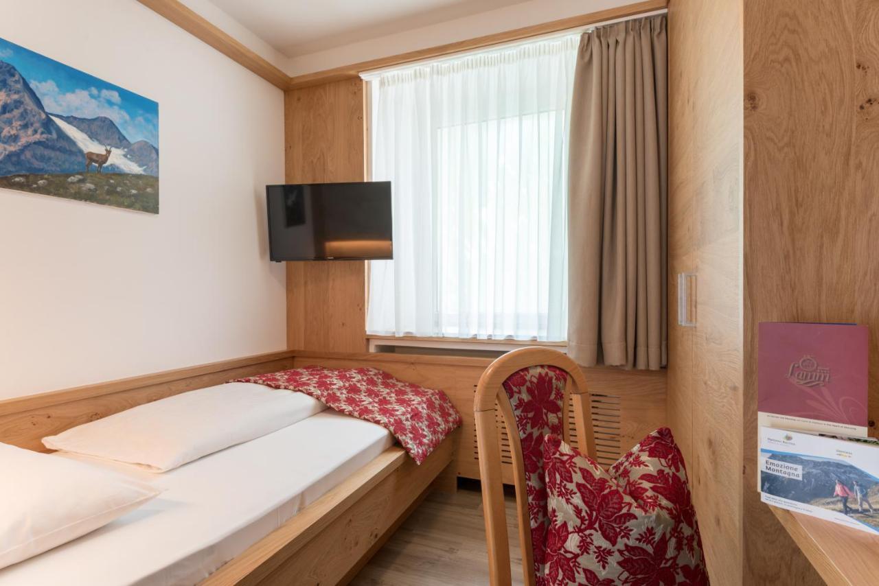 Single Room,943500643:JPEG