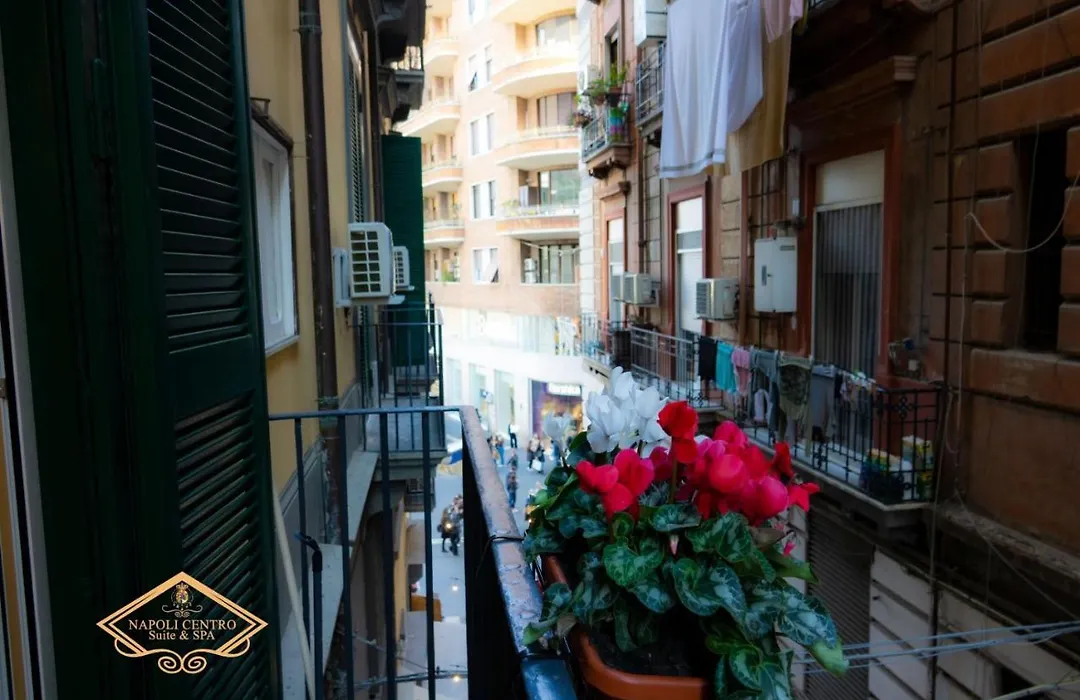 Napoli Centro Suite e Spa-1