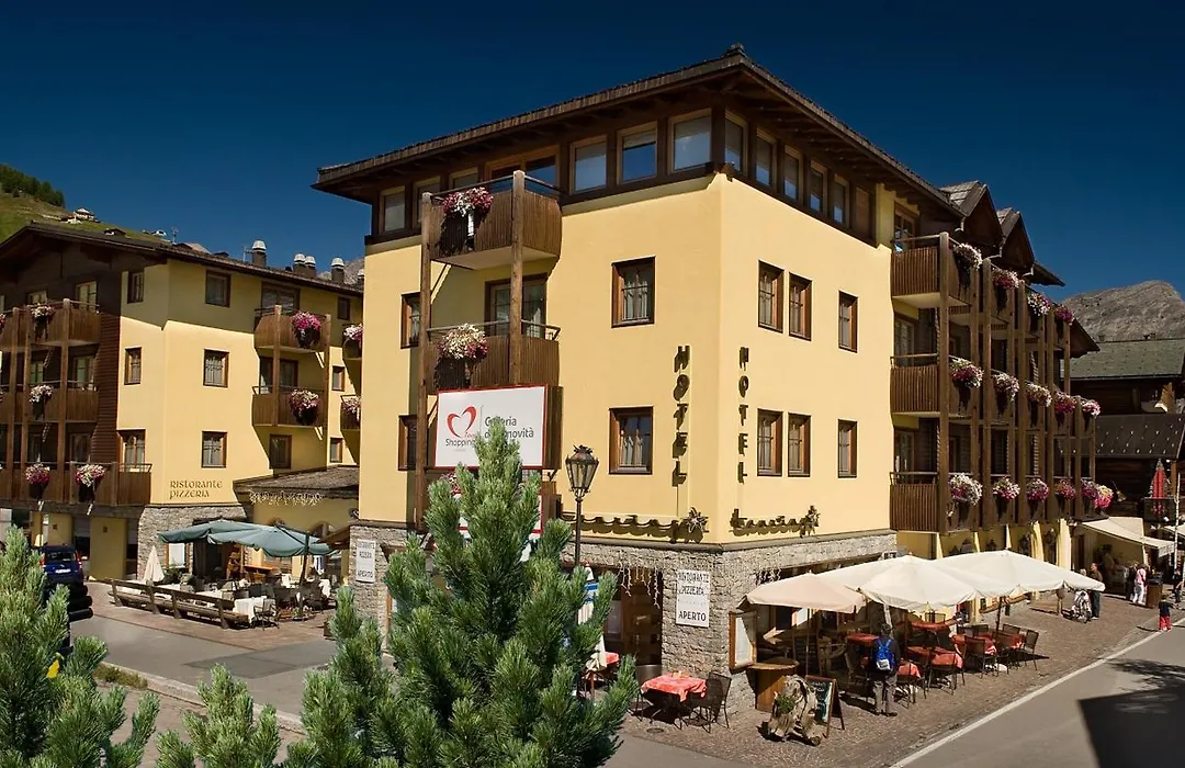 Hotel Touring-1