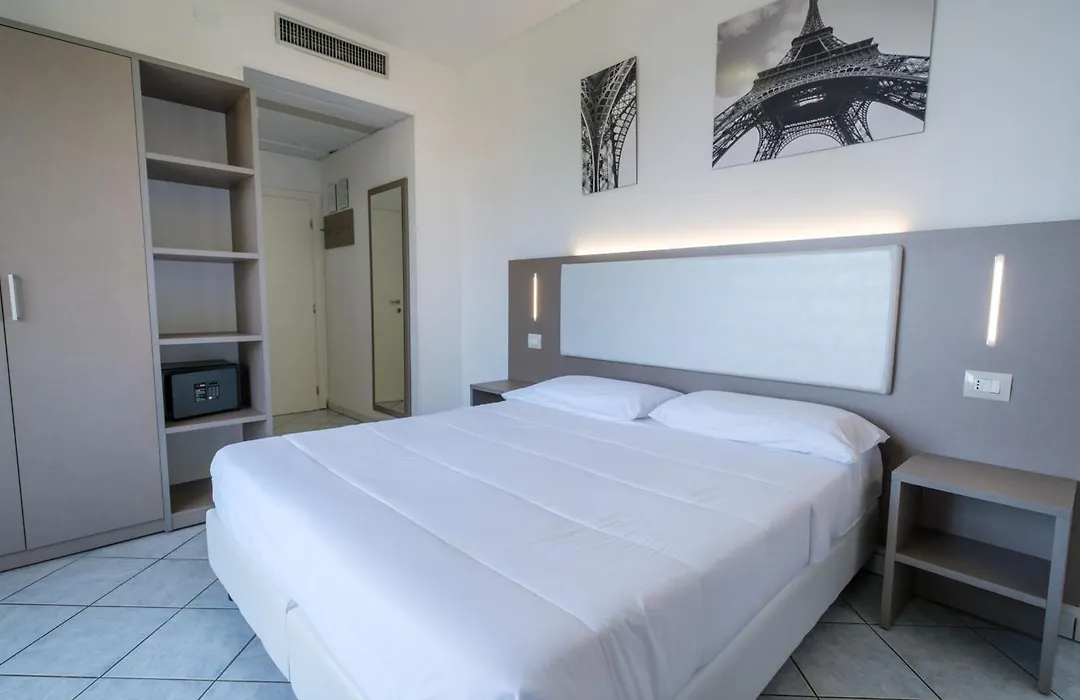 Hotel Carlton-1