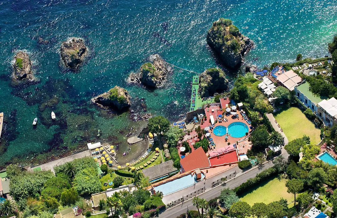 Strand Hotel Delfini-1