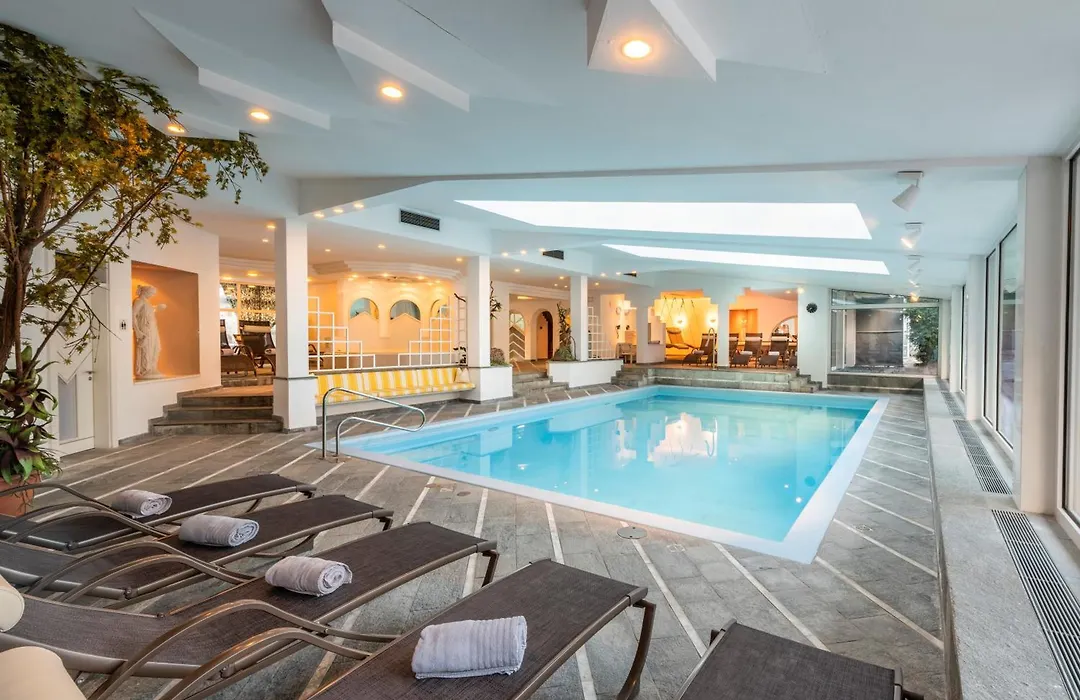 Ferien & Wellnesshotel Windschar-1