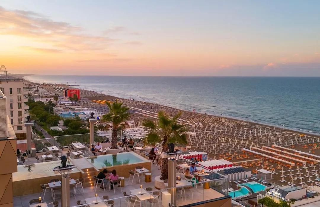 The Promenade Luxury Wellness Hotel-1