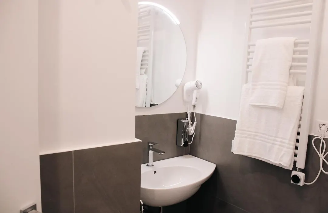 Six Luxury Rooms Quartieri Spagnoli-1