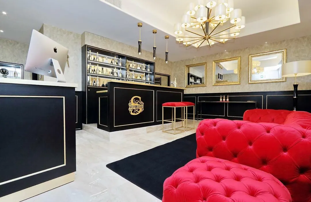 Spanish Diamond Luxury Suites & Jacuzzi-1