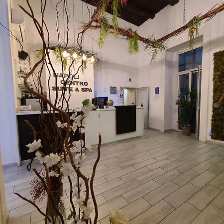 Napoli Centro Suite e Spa-3