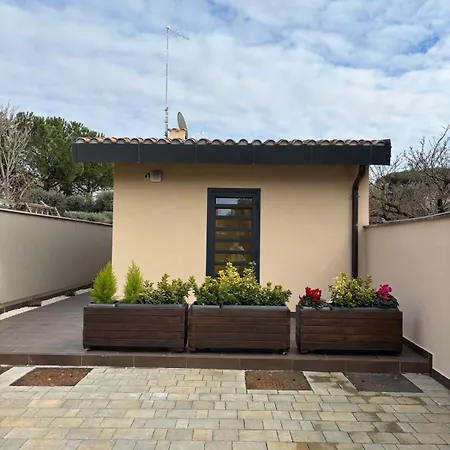 Villino Ancillotto With Garden And Parking Motorcycle Space-3