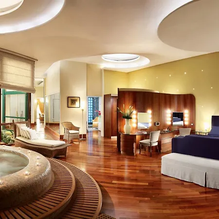 Grand Hotel Vesuvio-3