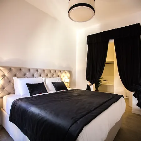 Chic&Town Luxury Rooms Piazza di Spagna-2