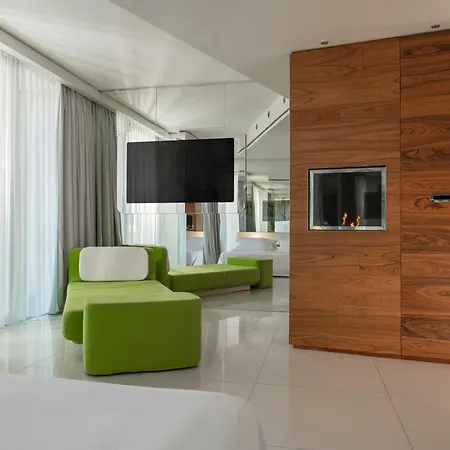 I-Suite Hotel-2
