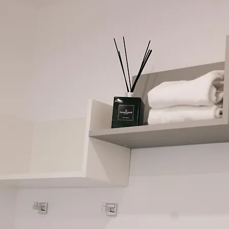 Six Luxury Rooms Quartieri Spagnoli-2