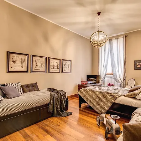 Spanish Steps Miracle Suite-2