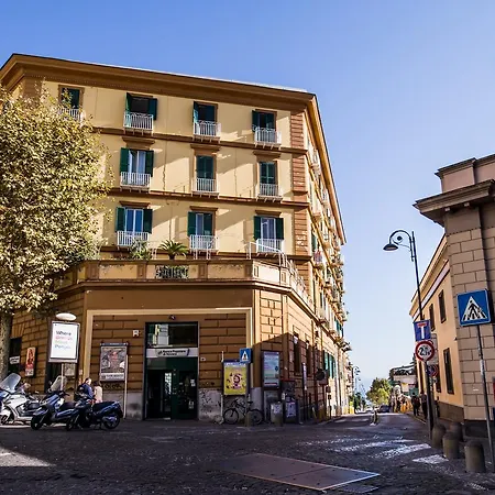 Parthenope Suite Rooms Vomero Vanvitelli a 2 min quartieri spagno via Toledo-3