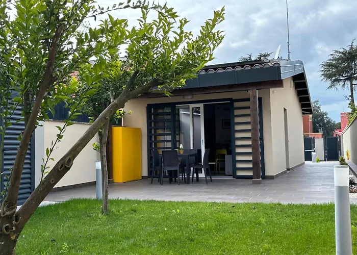 Villino Ancillotto With Garden And Parking Motorcycle Space Roma
