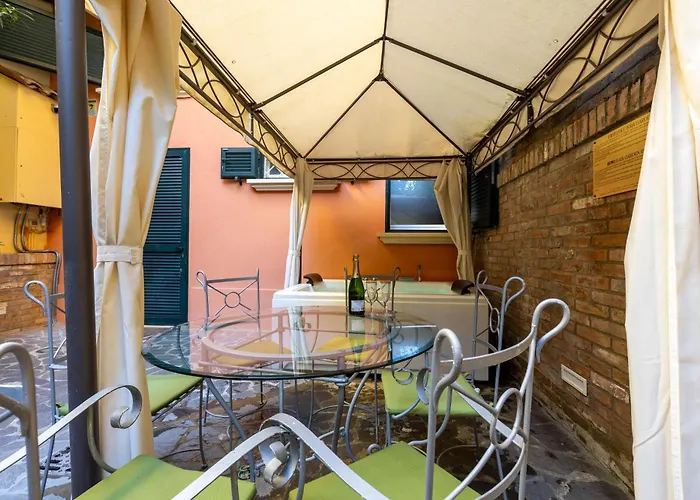 Bolognaroomscom - Isaia Garden Private Garden Spa Bath