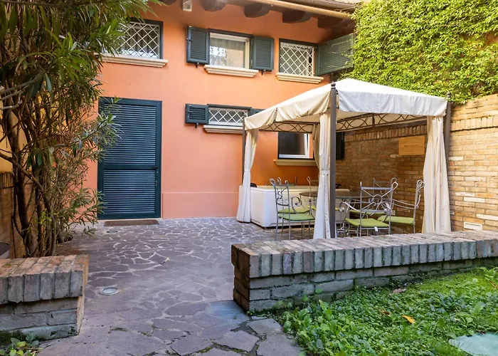 Bolognaroomscom - Isaia Garden Private Garden Spa Bath