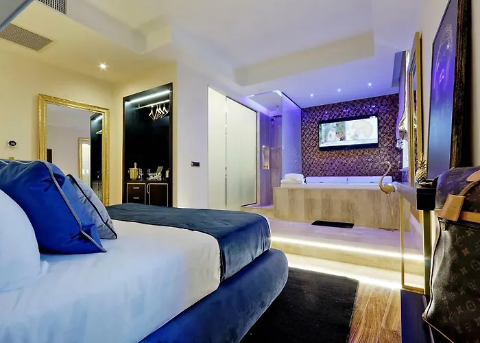 Spanish Diamond Luxury Suites & Jacuzzi Roma